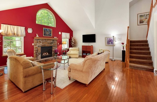 Bushkill House | Family Friendly, Spacious, Tranquil Pocono Home ~ Hike + Ski +Golf!