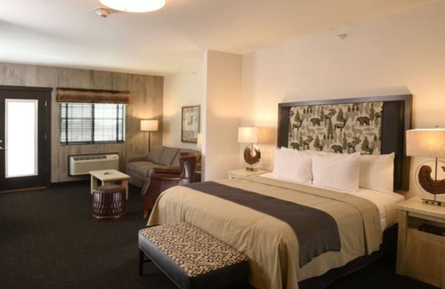 Broken Arrow Hotel | Family-Friendly Stay: Explore Broken Arrow w/Ease! Parking | 4 Units