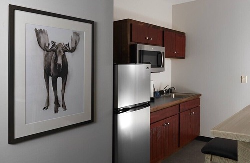 Broken Arrow Hotel | Family-Friendly Stay: Explore Broken Arrow w/Ease! Parking | 4 Units