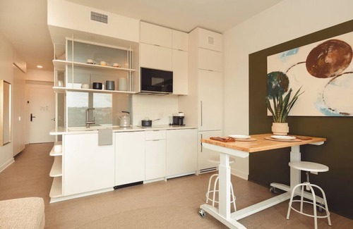 Old Fourth Ward Hotel | Family Friendly Stay w/Rooftop Deck | Near Amazing Nightlife & Hotspot | 4 Units