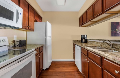 Berkeley Hotel | Family-Friendly Suite w/Full Kitchen, Free Parking!