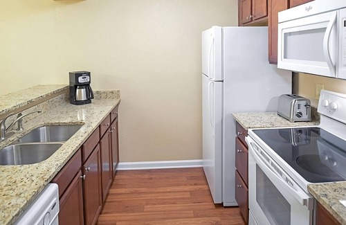 Berkeley Hotel | Family-Friendly Suite w/Full Kitchen, Free Parking!