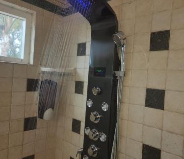 Miramar Ranch North House | Family-Friendly Sunny SD Escape, Sleeps 8, Beach, Zoo, Downtown & Convention Center