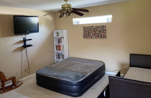 Greater Pinellas Point House | Family friendly UPSTAIRS SPACE Heated pool/hot-tub. 5 MIN To ST.PETE BEACH