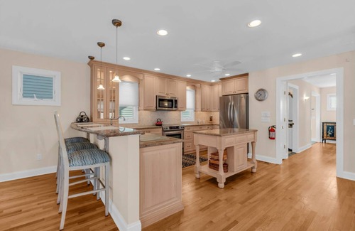 Manasquan House | Family Friendly Ultimate Getaway- 4 short blocks from Manasquan Beach!