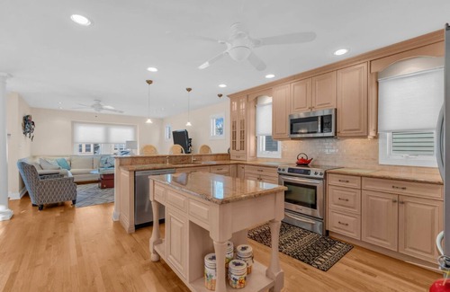 Manasquan House | Family Friendly Ultimate Getaway- 4 short blocks from Manasquan Beach!