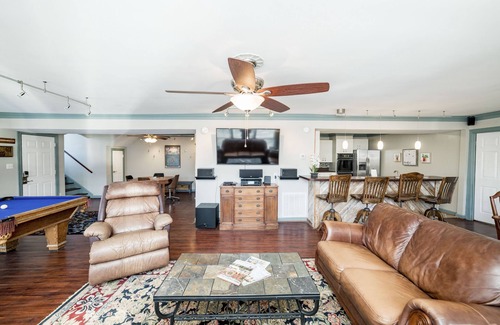 Lynchburg House | "Family-Friendly Retreat Near Downtown Lynchburg and Liberty"