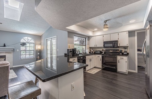 Elfers House | Family friendly pool home/3 bed 2 bath/pet friendly/near Beaches and Tampa