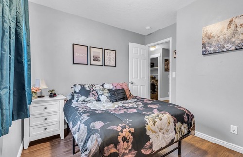 Pleasant Grove House | Family Friendly cozy Home Away from Home in Pleasant Grove w/ lots of extras