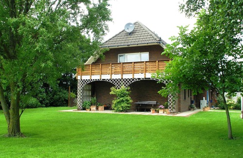 Dornumergrode Apartment | Family-friendly vacation apartment with large garden