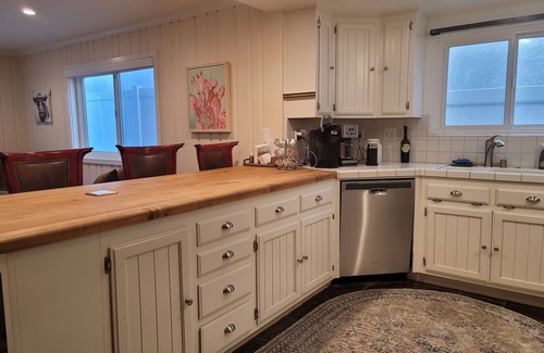 Old Towne House | Family Friendly Vacation Beach House-2 Minute Walk to the Beach
