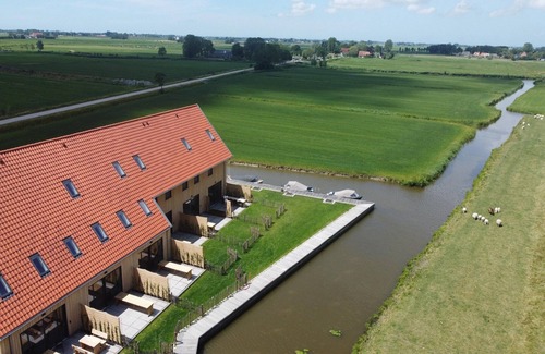 Leons House | Family-Friendly Villa in Leons