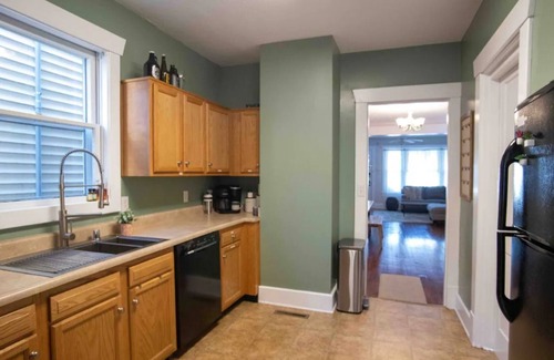 New Albany House | Family Friendly! Walkable to downtown shops. Backyard playhouse and fire pit!