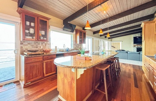 Potlatch House | Family-Friendly Waterfront Stay on Hood Canal