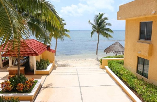 Puerto Juarez Resort | Family Friendly Waterfront Resort in Cancun w/Waterpark!