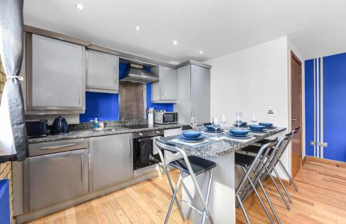 Cathedrals Apartment | Family Friendly, Zone 1, 2 Beds, Central London