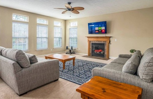 Beavercreek House | Family & Friends Beavercreek Entertainment Home!
