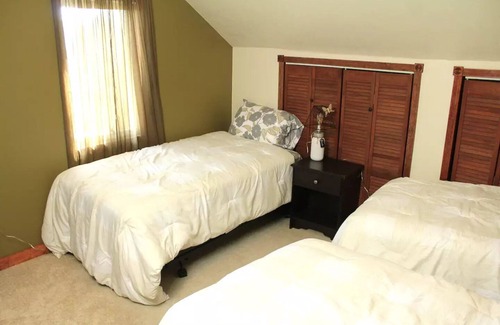 Dyckesville House | Family & Friends Getaway near Lambeau Field with Beautiful Bay View!n