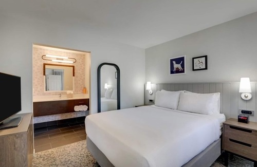 Sunnyvale Hotel | Family Fun at California's Great America Theme Park! 2BR Suite w/FREE Breakfast