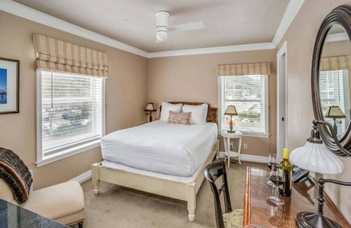 Downtown Cannon Beach Hotel | Family Fun Awaits with Nearby Attractions & Activities! Beach Access!