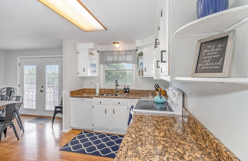Dry Ridge House | Family Fun by the Ark Encounter, sleeps 11 w/Pool