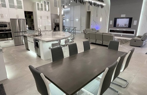 St. George House | FAMILY FUN plus total luxury