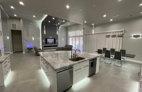 St. George House | FAMILY FUN plus total luxury