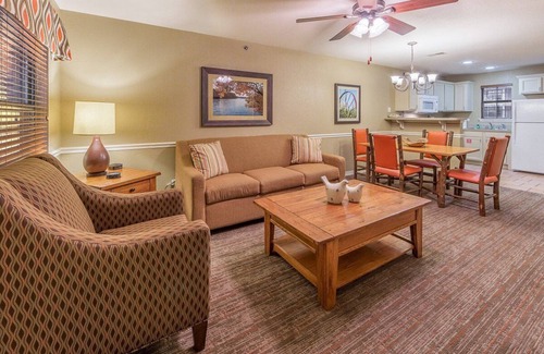 Sheridan Apartment | FAMILY FUN. RELAXING ENVIRONMENT - 2BR + 2BA + KITCHEN