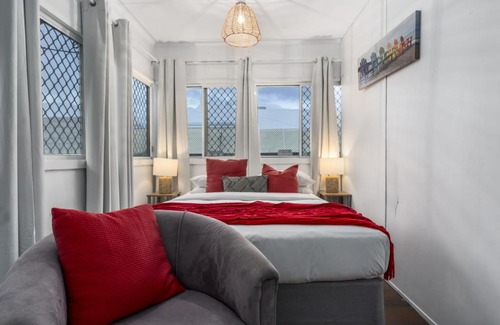 Rockingham House | Family Fun Your beach and fishing delight