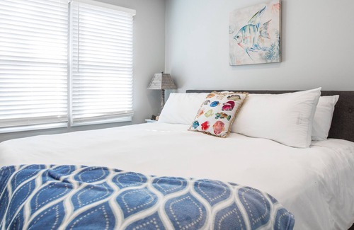 Fox Lake House | Family "Funcation" ★ 3 King Beds ★ Chain O Lakes