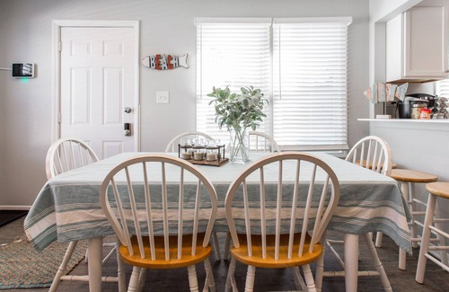 Fox Lake House | Family "Funcation" ★ 3 King Beds ★ Chain O Lakes
