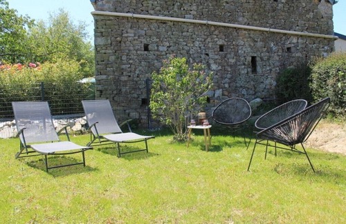 Besneville House | Family gîte for 14 people