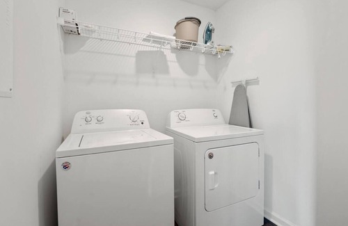 Bowling Green House | Family Game Nite | 3 Bedroom Home Bowling Green KY