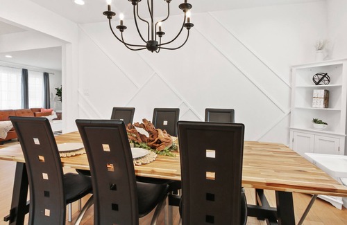 Bixby Knolls House | FAMILY Gathering | KING Bed! | Big Kitchen & Patio