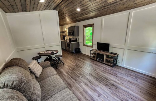 Guntersville Apartment | Family Get Away Tiny House Cabin with Bunk Room+Pet Friendly! Lake Guntersville