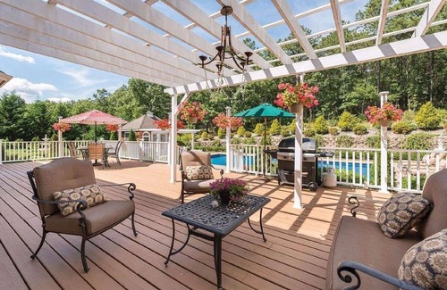 East Quogue House | Family getaway, 5 beds+5 baths, pool, on quiet road, 1.5hr from NYC+Westchester