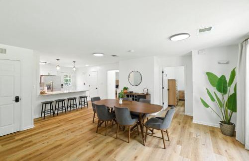 Winston - Salem House | Family Getaway 9BR Open-Concept Retreat home