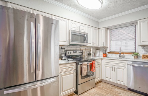 Lithonia House | ✩Family Getaway ✩Game room ✩Pet Friendly ✩Sleeps 15 ✩