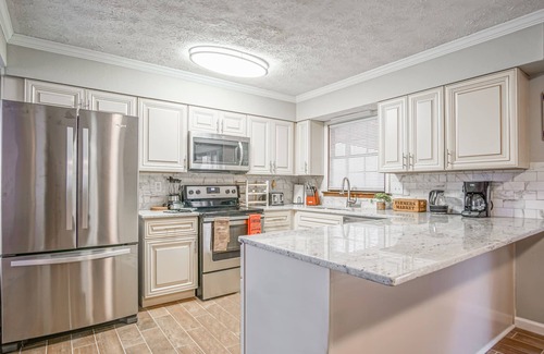 Lithonia House | ✩Family Getaway ✩Game room ✩Pet Friendly ✩Sleeps 15 ✩