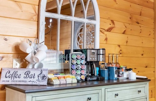 Banner Elk Cabin | Family Getaway|Mystic Glow Jungle|KidsSafari|HotTub|Pets|Firepit|Luxe Amenities