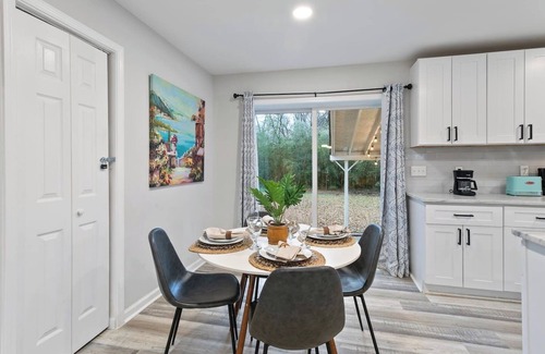 North Decatur House | Family getaway near Emory with brand new kitchen