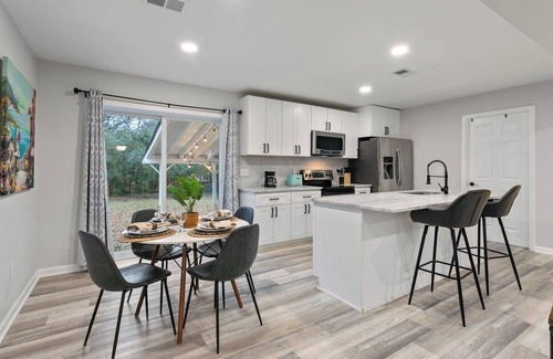 North Decatur House | Family getaway near Emory with brand new kitchen