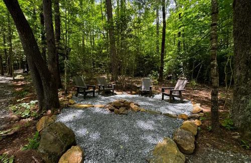 Balsam Grove Other | Family Glamping Cabin-Can't Bear to Leave at Valley Bear Farms Resort
