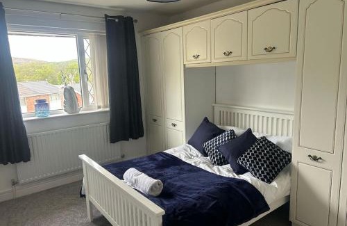 Clydach House | Family & Group Stay – 3 Bedroom Swansea Home