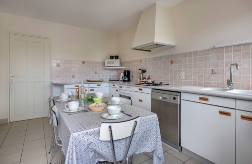 Saint-Brevin-les-Pins Ski Chalet | Family house for 8 in St Brévin - near beach