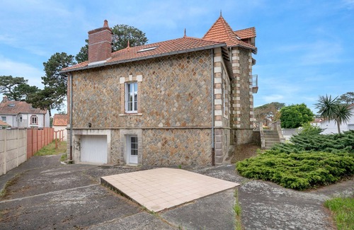 Saint-Brevin-les-Pins Ski Chalet | Family house for 8 in St Brévin - near beach