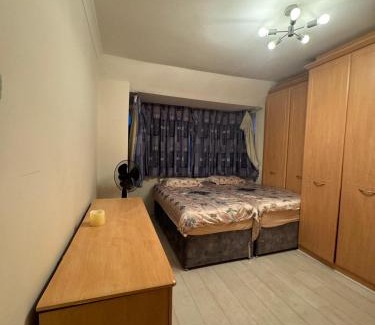 Golders Green Apartment | Family holiday home