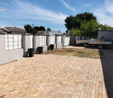 Somerset West House | Family holiday home to rent