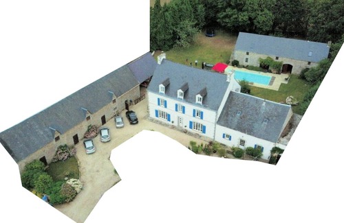 Concarneau House | Family holidays near the seaside, in a comfortable farmhouse with swimming pool