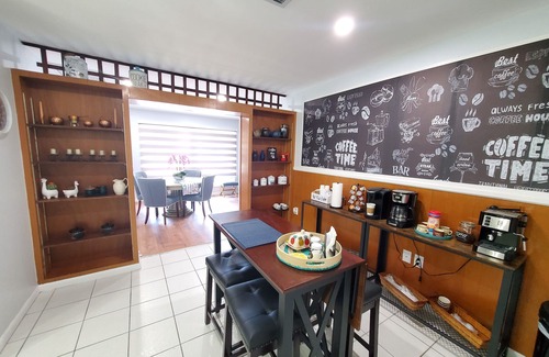 Cypress Lake House | Family Home 15 min. from Fort Myers Beach & Sanibel Island.